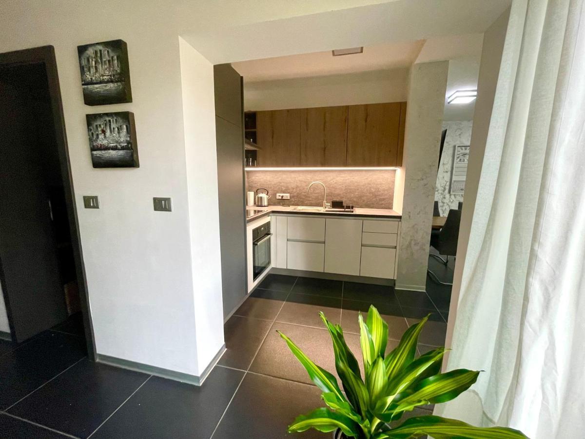 Apartamento Mega Prvacina Exterior foto