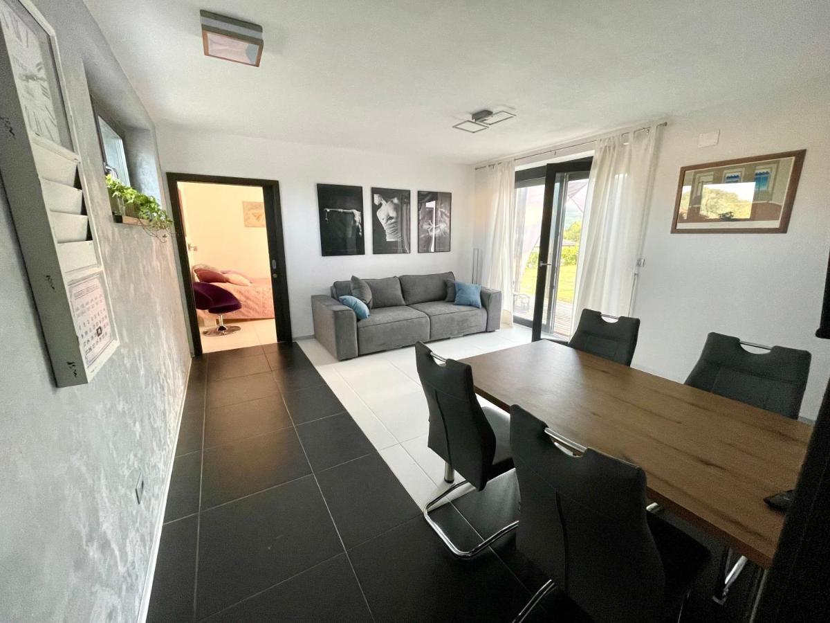 Apartamento Mega Prvacina Exterior foto